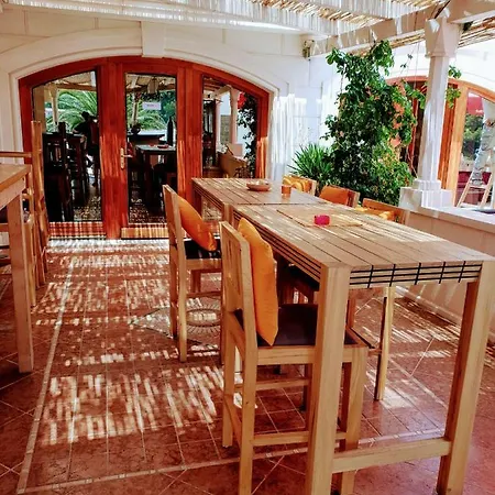 Skansi Hostel Hvar Town