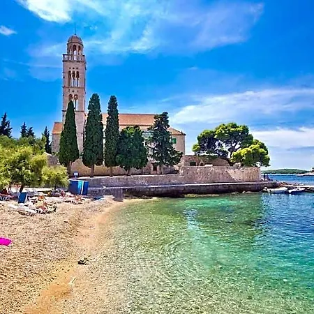 Skansi Hostel Hvar Town