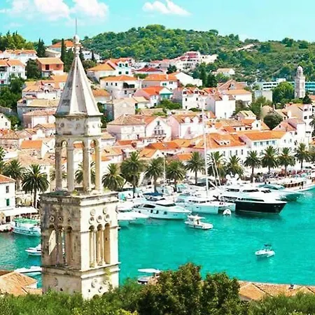 Skansi * Hvar Town