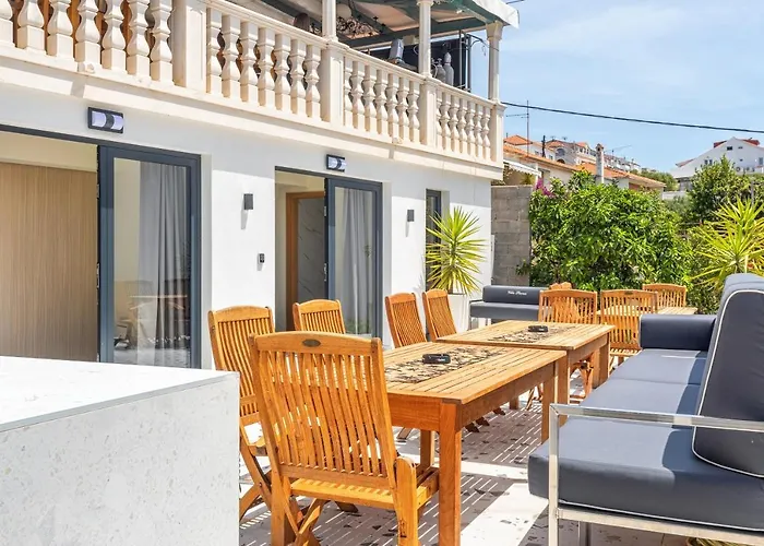 Skansi Hostel Hvar Town