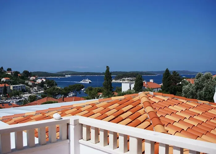 Skansi Hostel Hvar Town